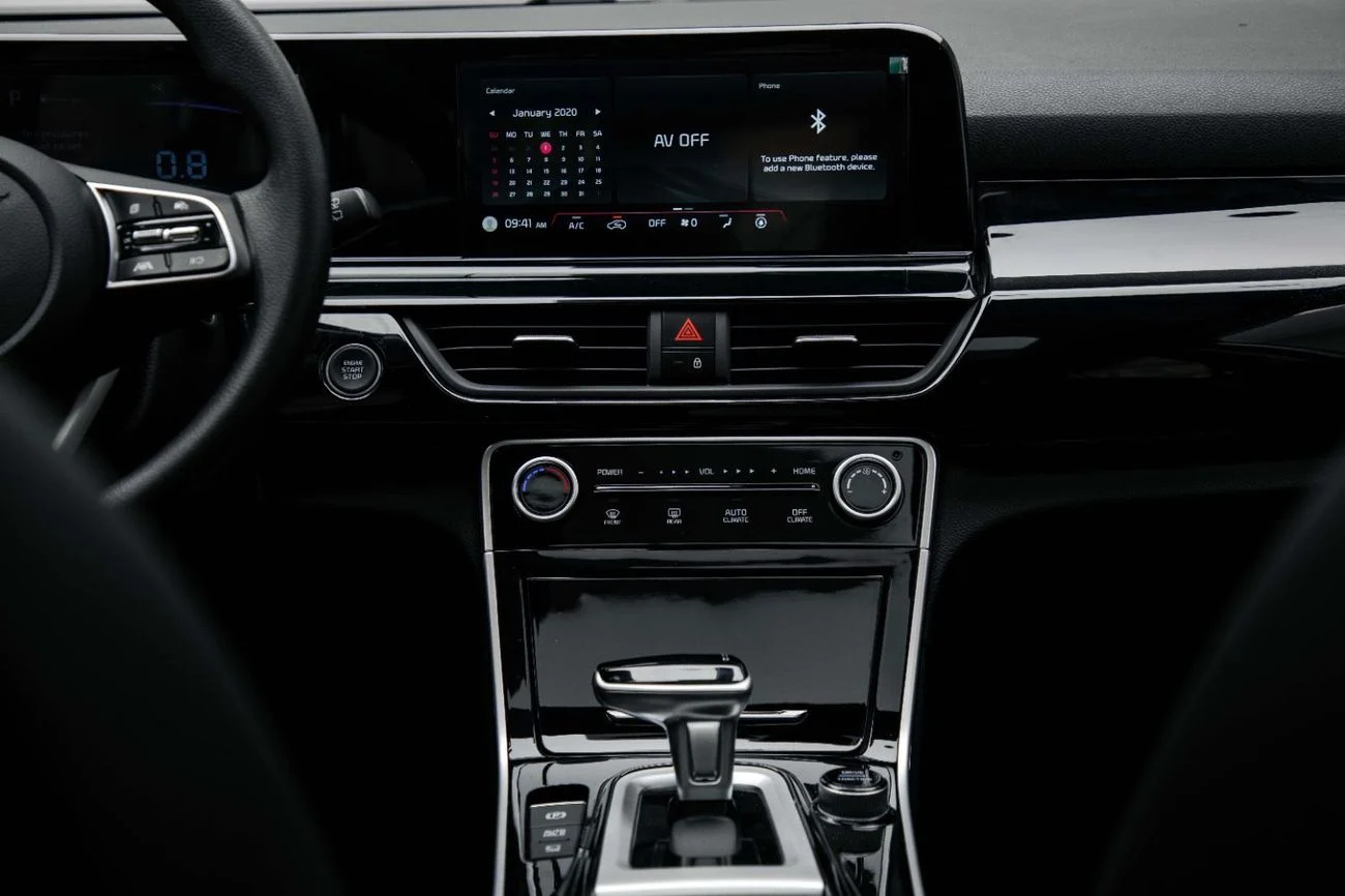 Kia Seltos Luxury 1.5L - White Inside Black 2026