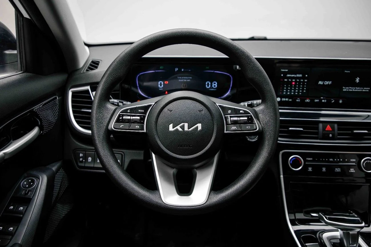 Kia Seltos Luxury 1.5L - White Inside Black 2026