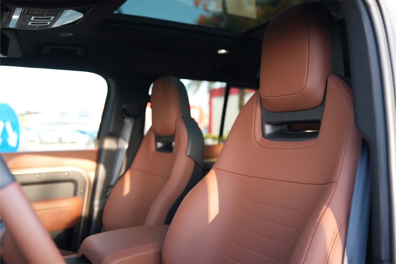 Land Rover Defender 110 OCTA P635 -2026 Gold
