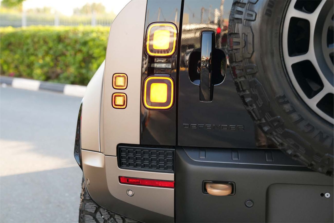 Land Rover Defender 110 OCTA P635 -2026 Gold