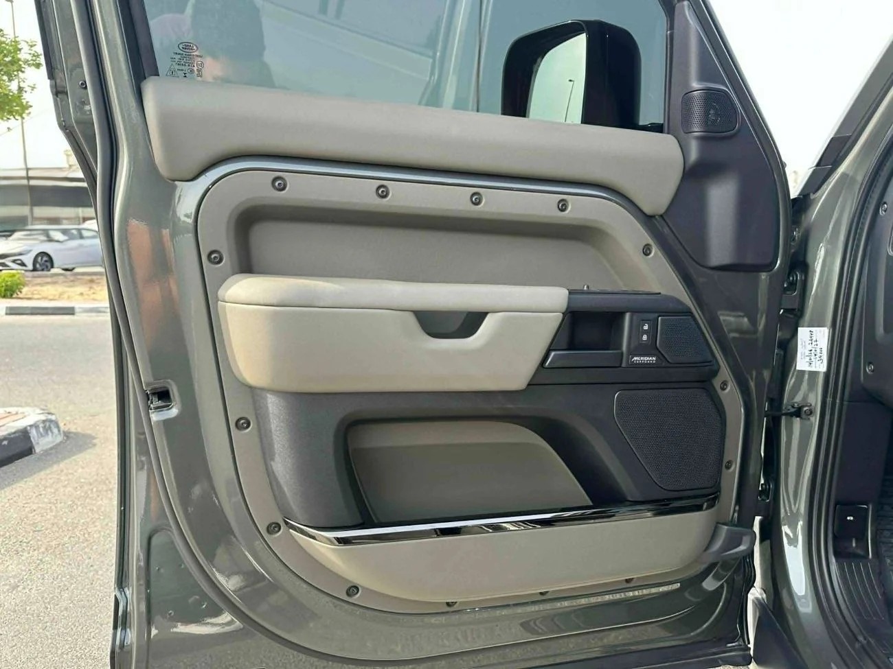 Land Rover Defender  GREEN _2025