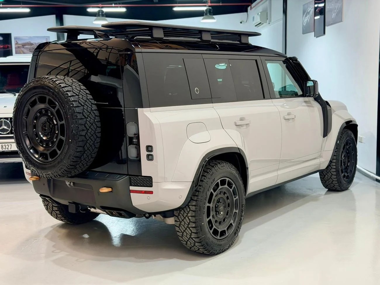 Land Rover Defender OCTA V8 2026
