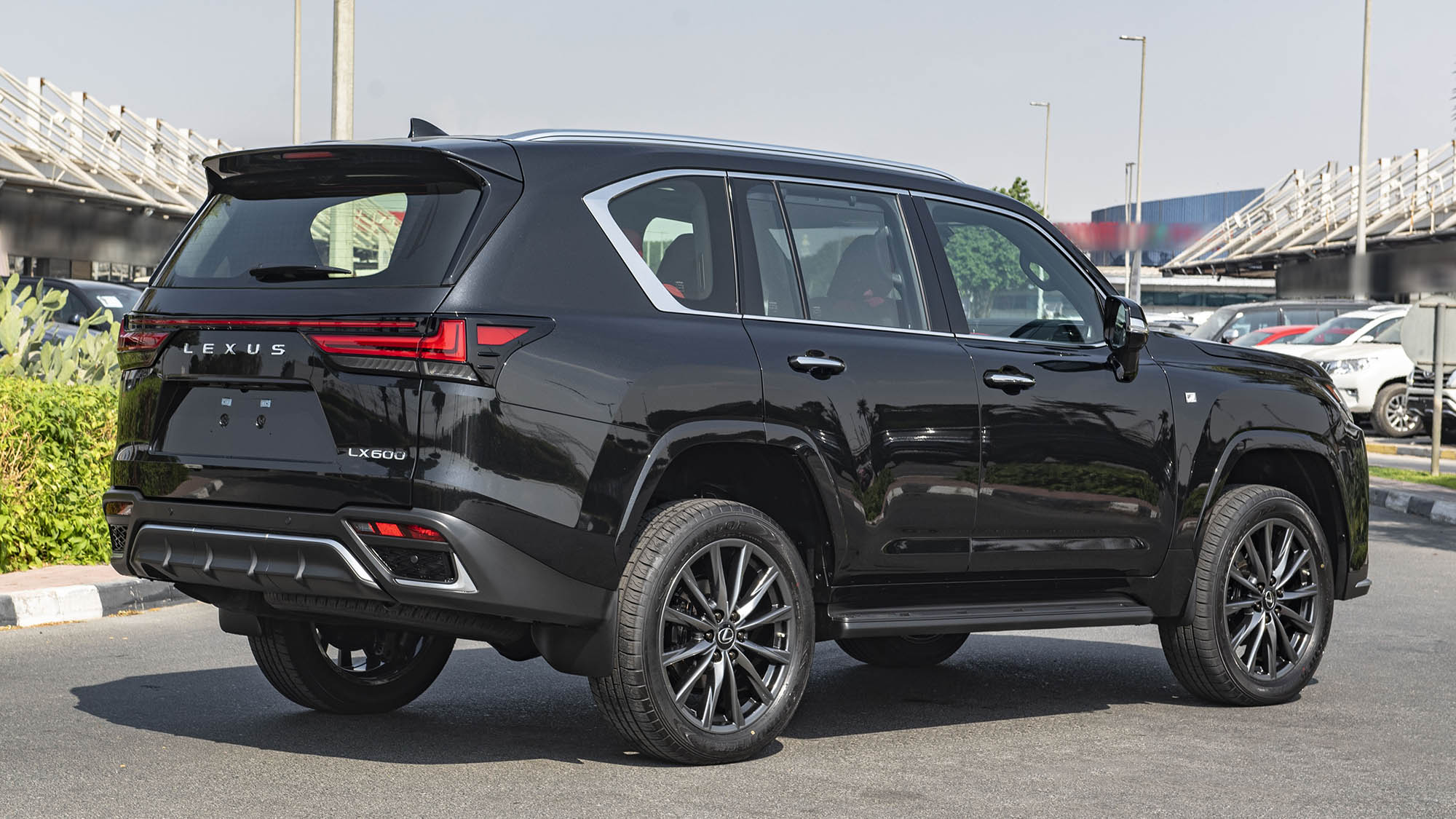 Lexus LX500