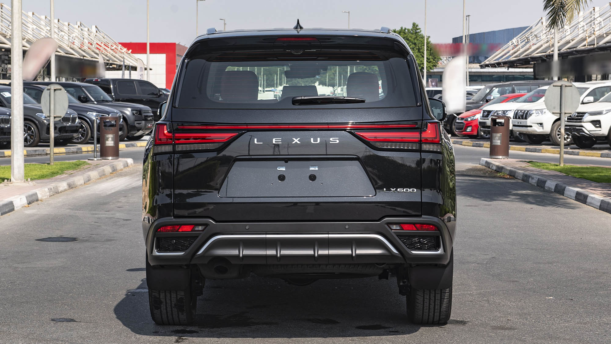 Lexus LX500