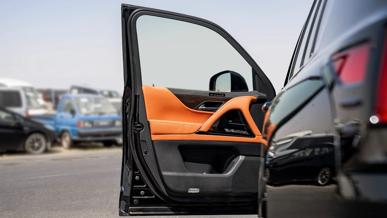 LEXUS LX600 VIP 3.5P AT MY2025 – BLACK