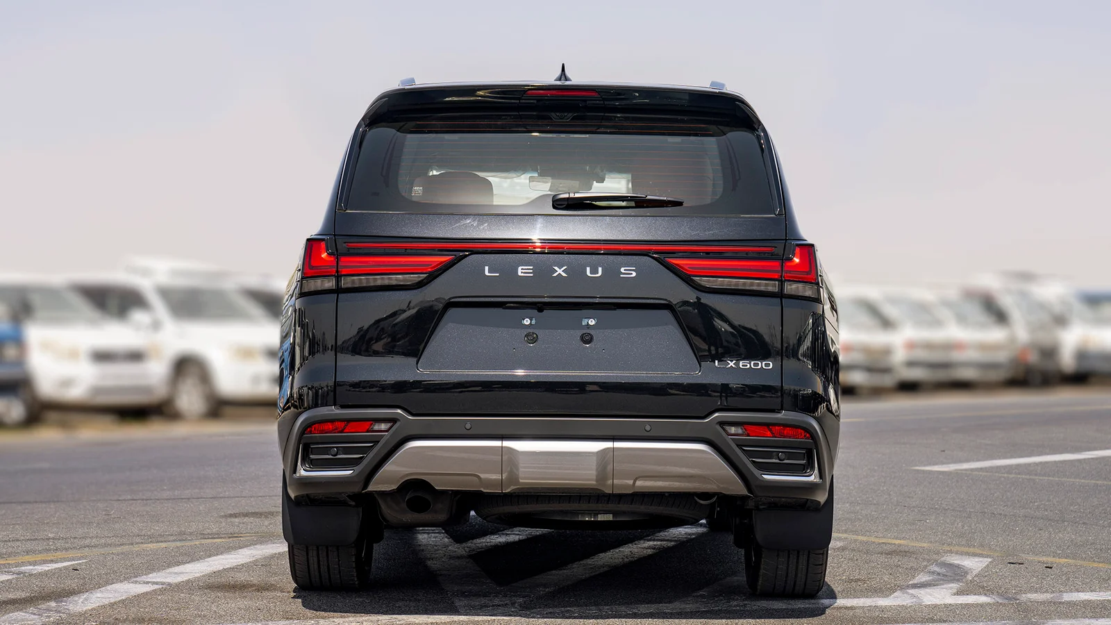 LEXUS LX600 VIP 3.5P AT MY2025 – BLACK