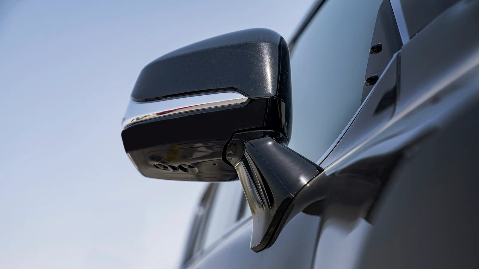 LEXUS LX600 VIP 3.5P AT MY2025 – BLACK