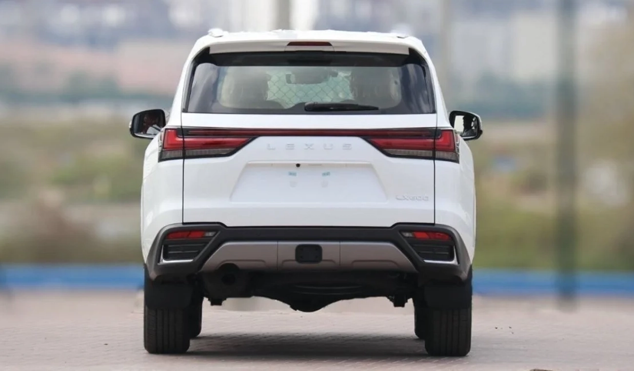 Lexus LX600 VIP V4  WHITE-FLAIR