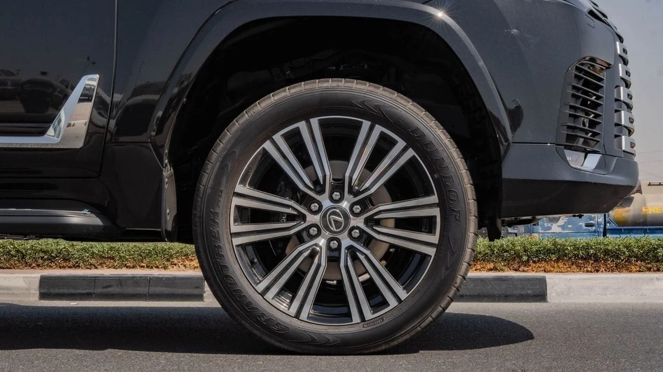 Lexus LX700h Signature 3.5L AT Hybrid 2026 _ black