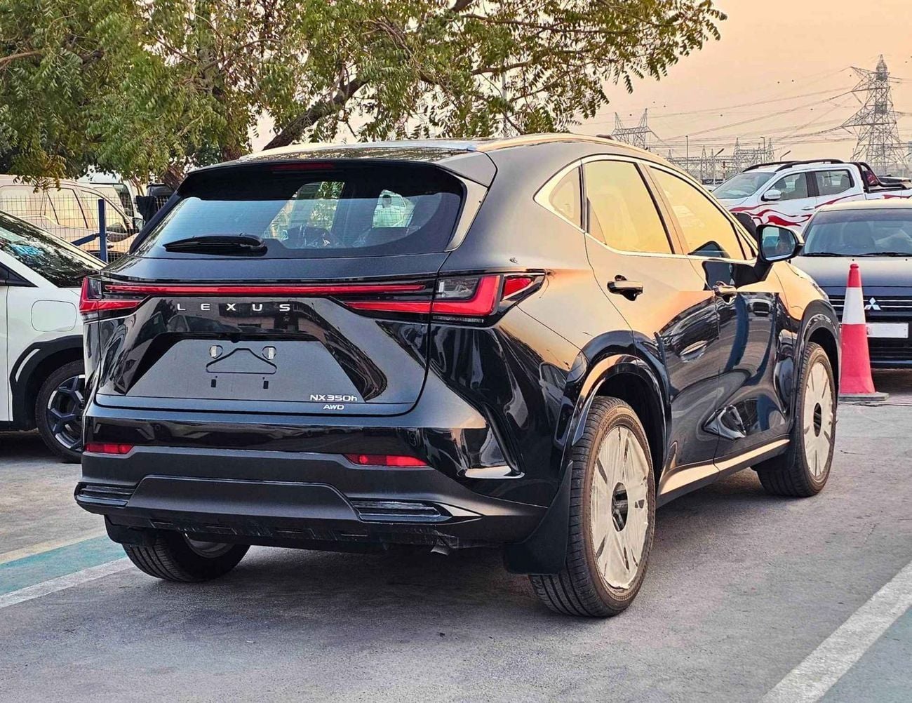 Lexus NX 350h HEV HYBRID LUXURY  2.5L V4 AWD