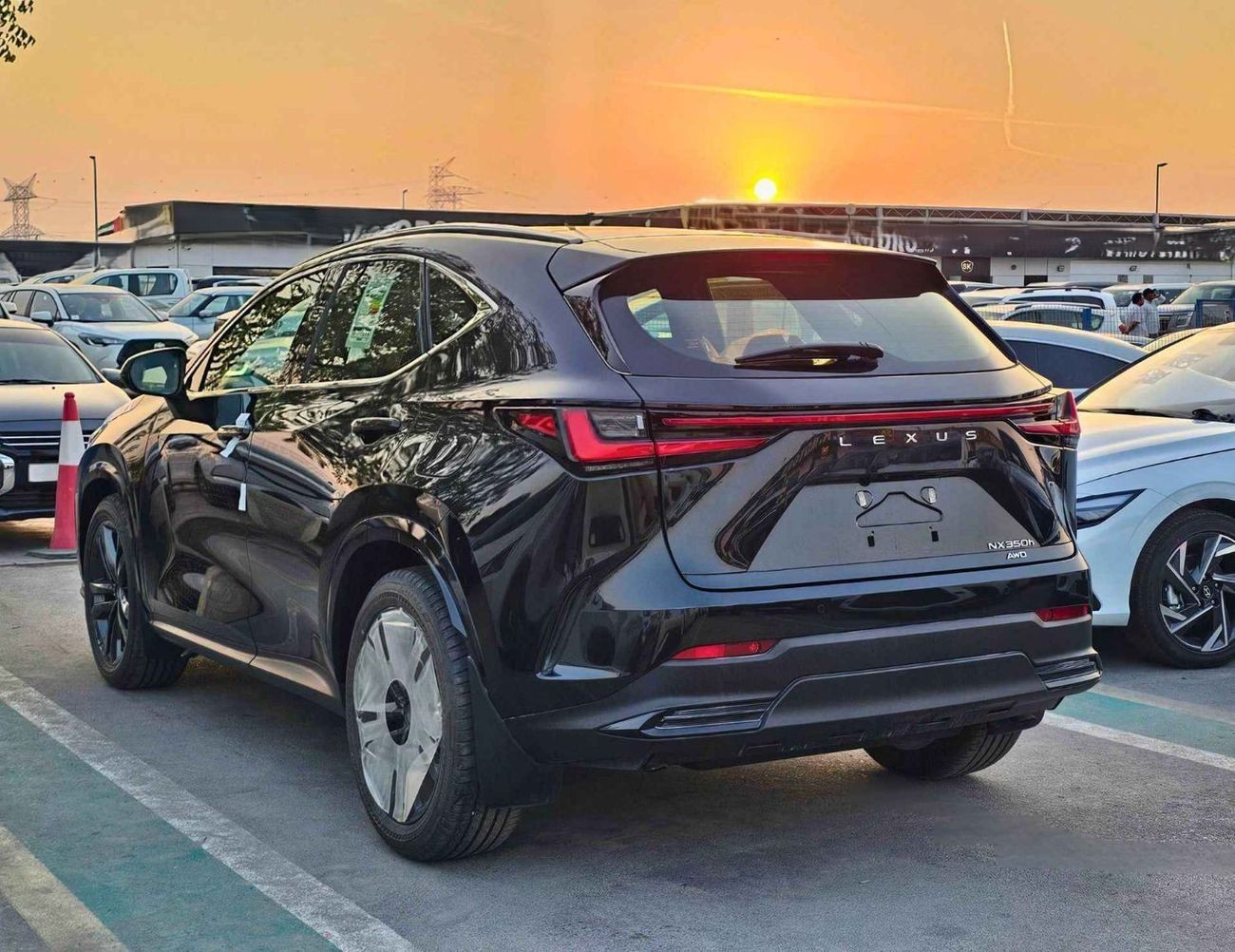 Lexus NX 350h HEV HYBRID LUXURY  2.5L V4 AWD