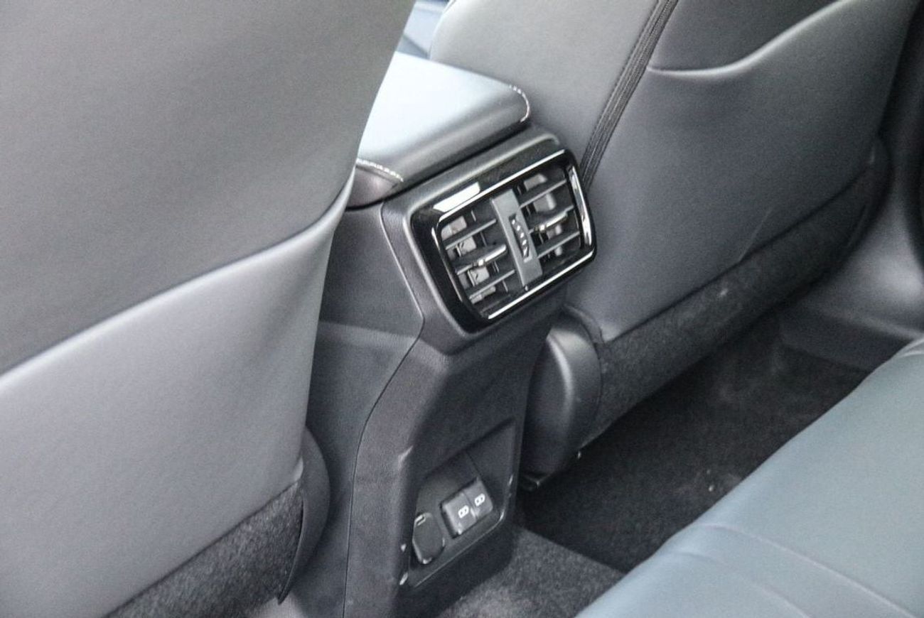 Lexus NX350h 2025 at black