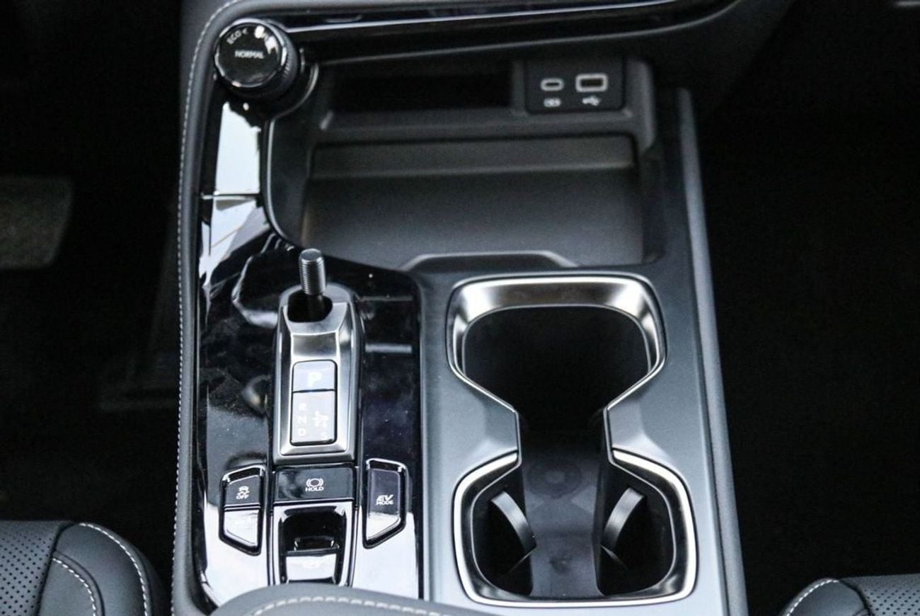 Lexus NX350h 2025 at black