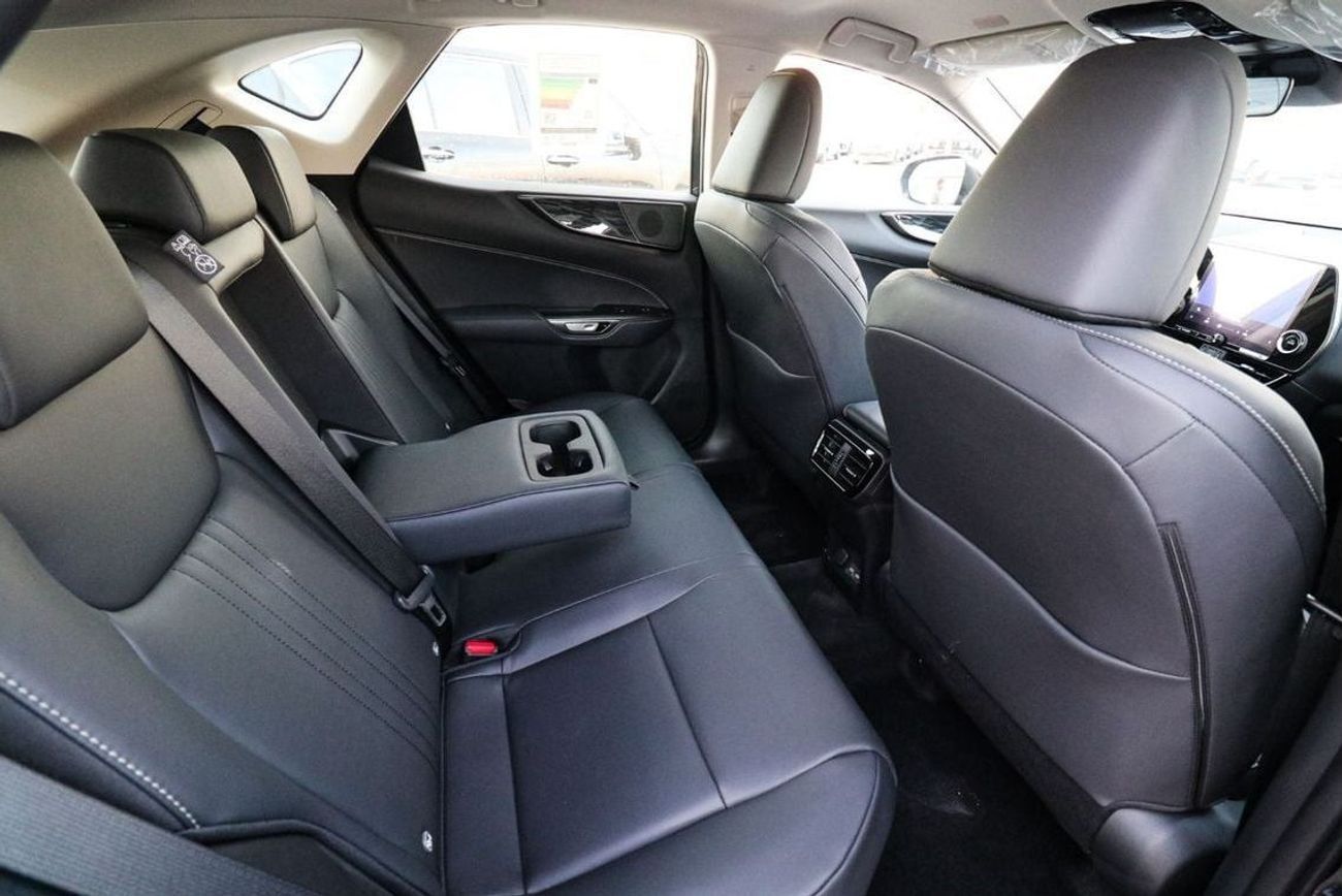 Lexus NX350h 2025 at black