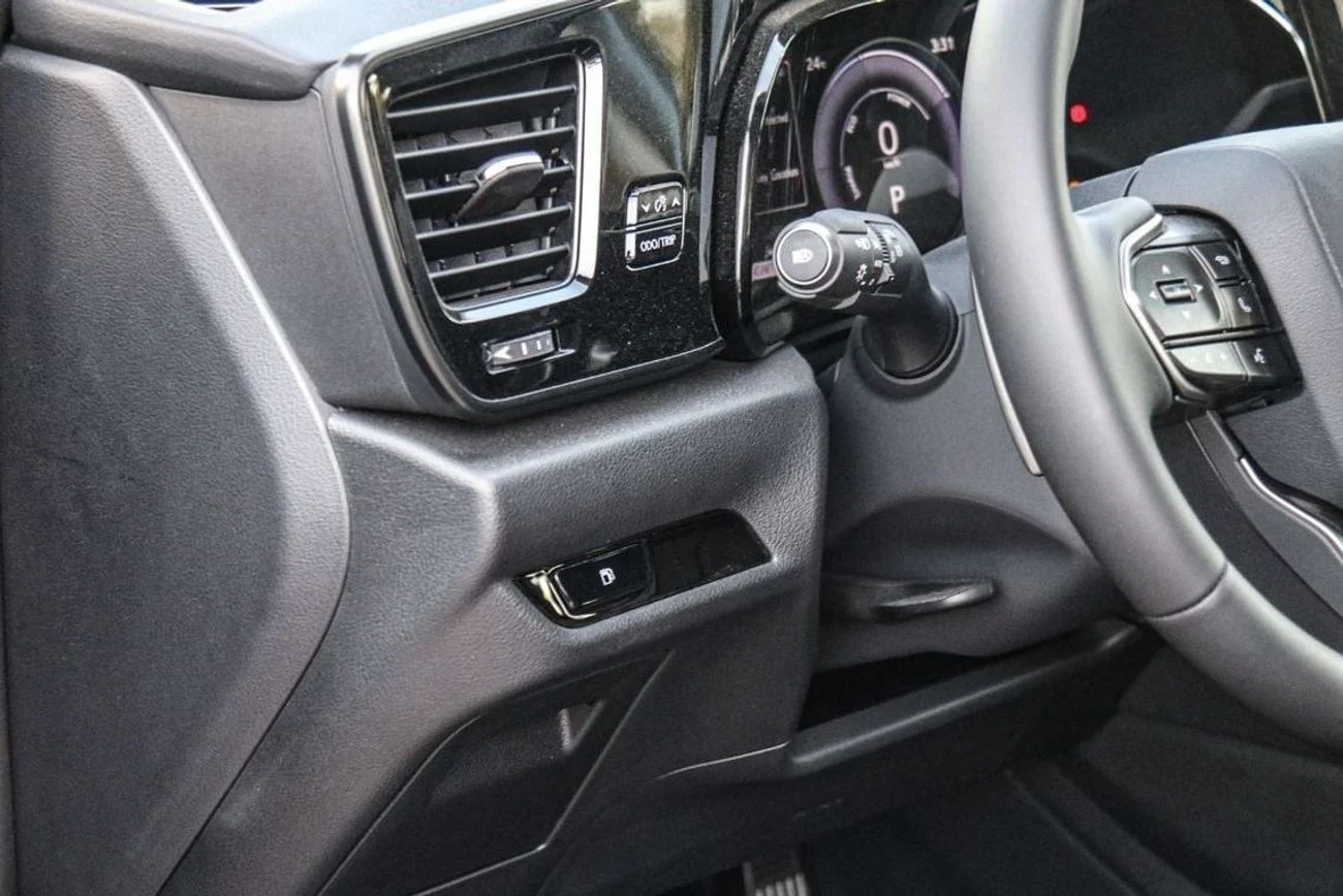 Lexus NX350h 2025 at black