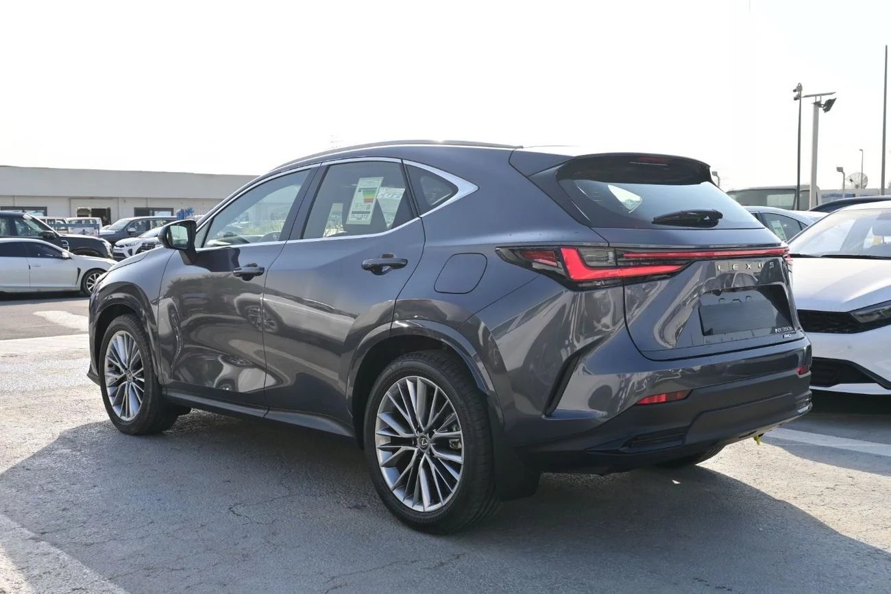 Lexus NX350h Platinum 2.5L Hybrid AWD, Model 2025 black