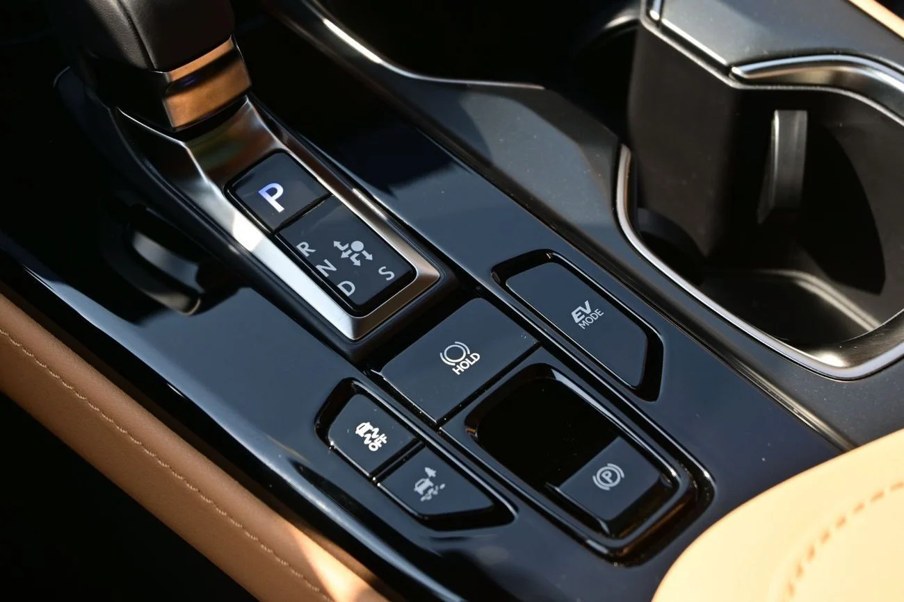 Lexus NX350h Platinum 2.5L Hybrid AWD, Model 2025