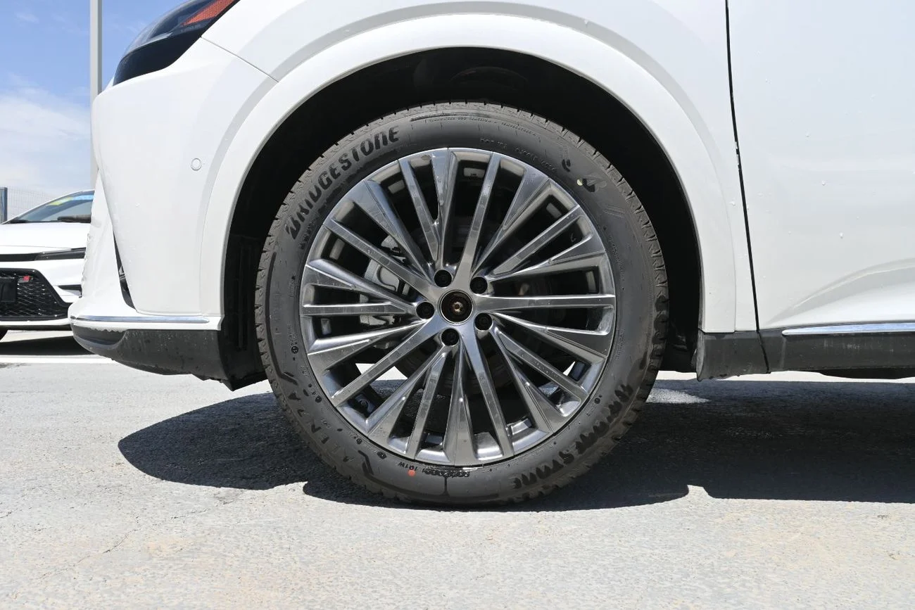 Lexus RX350h Platinum 2.5L Hybrid, AWD, Model 2025 _ white
