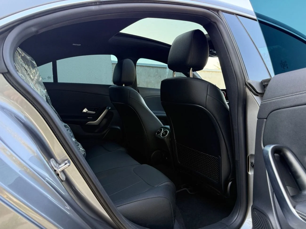 Mercedes Benz CLA250 Premium + 2.0L 2026