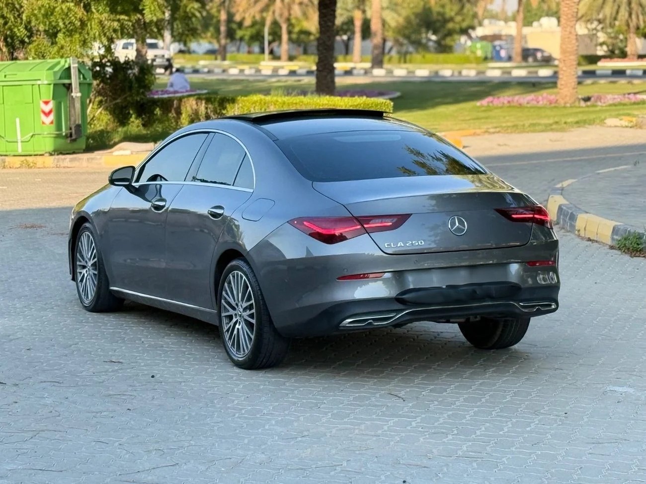 Mercedes Benz CLA250 Premium + 2.0L 2026