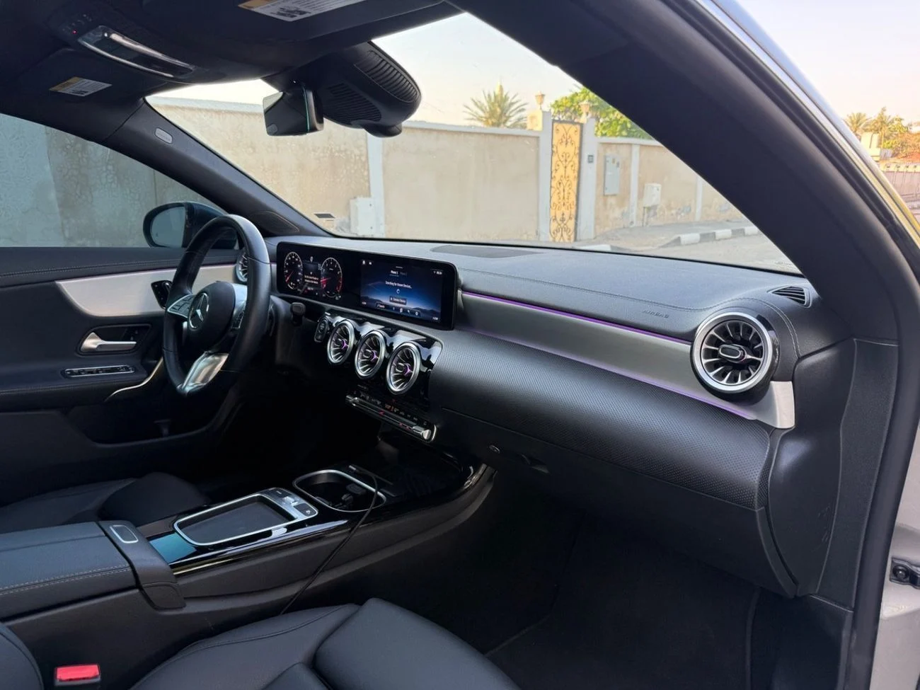 Mercedes Benz CLA250 Premium + 2.0L 2026