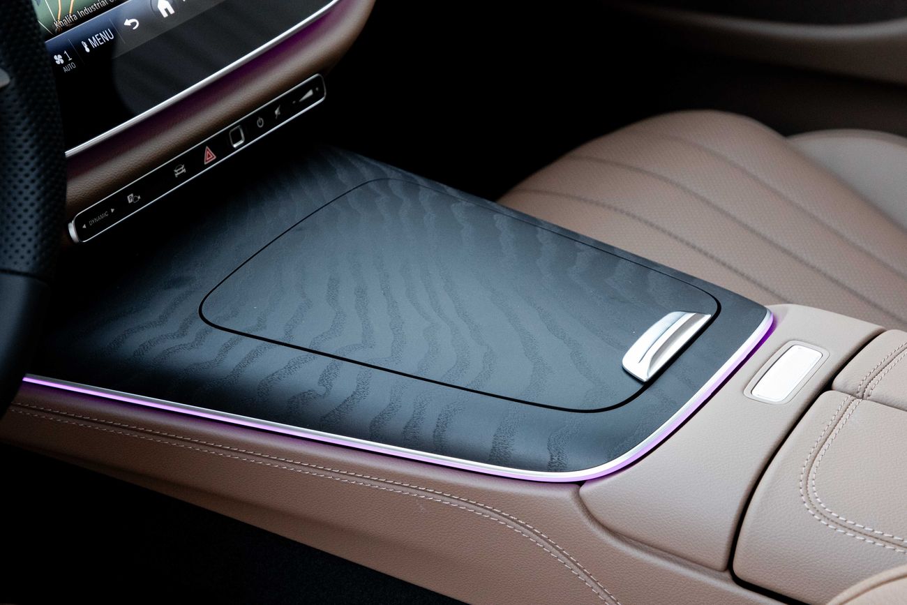 Mercedes Benz E200  AMG 2026