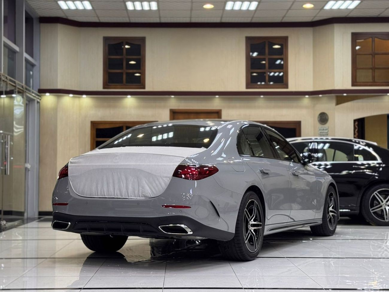 Mercedes Benz E200 _ grey 2026