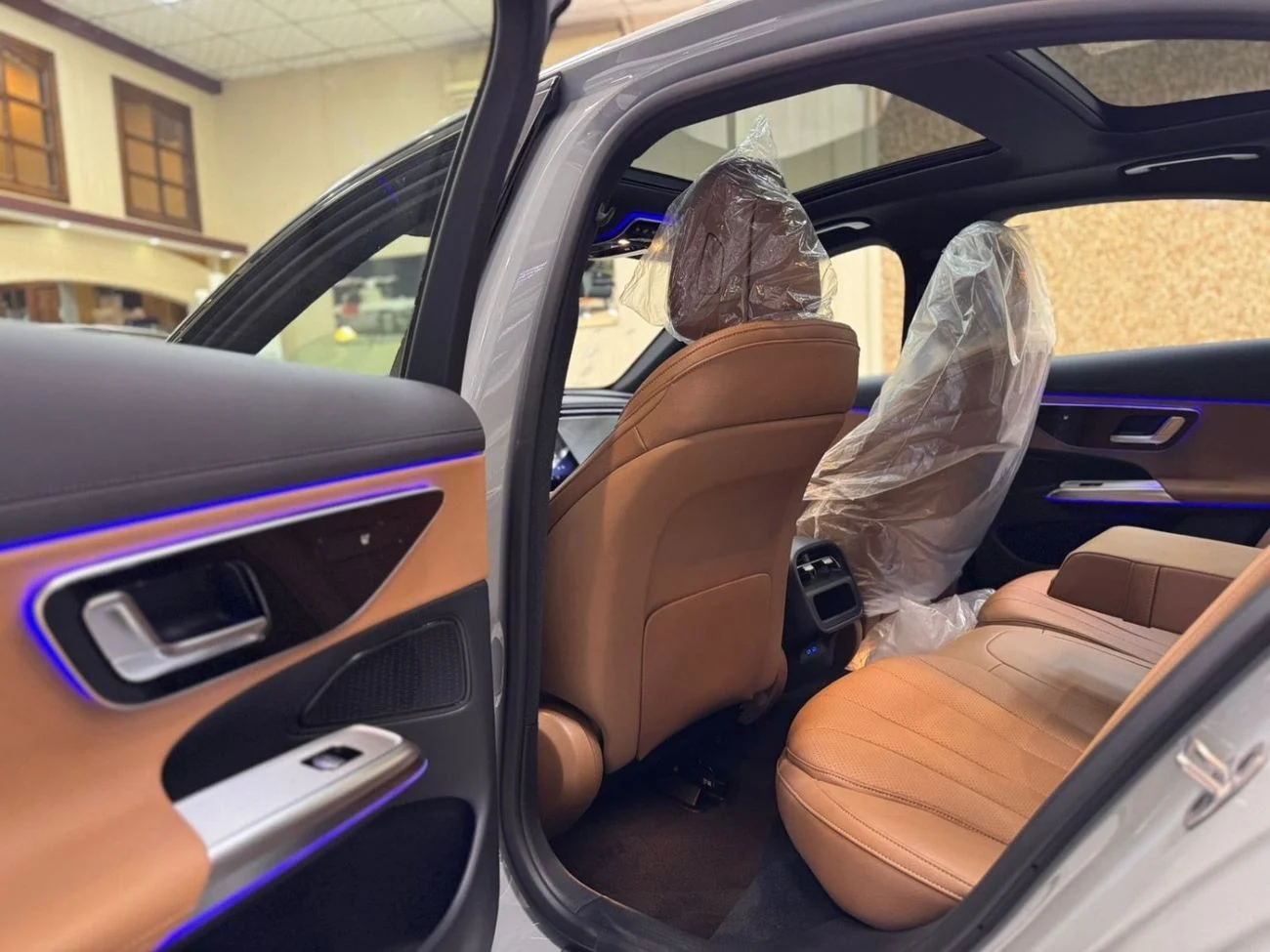 Mercedes Benz E200 _ grey 2026