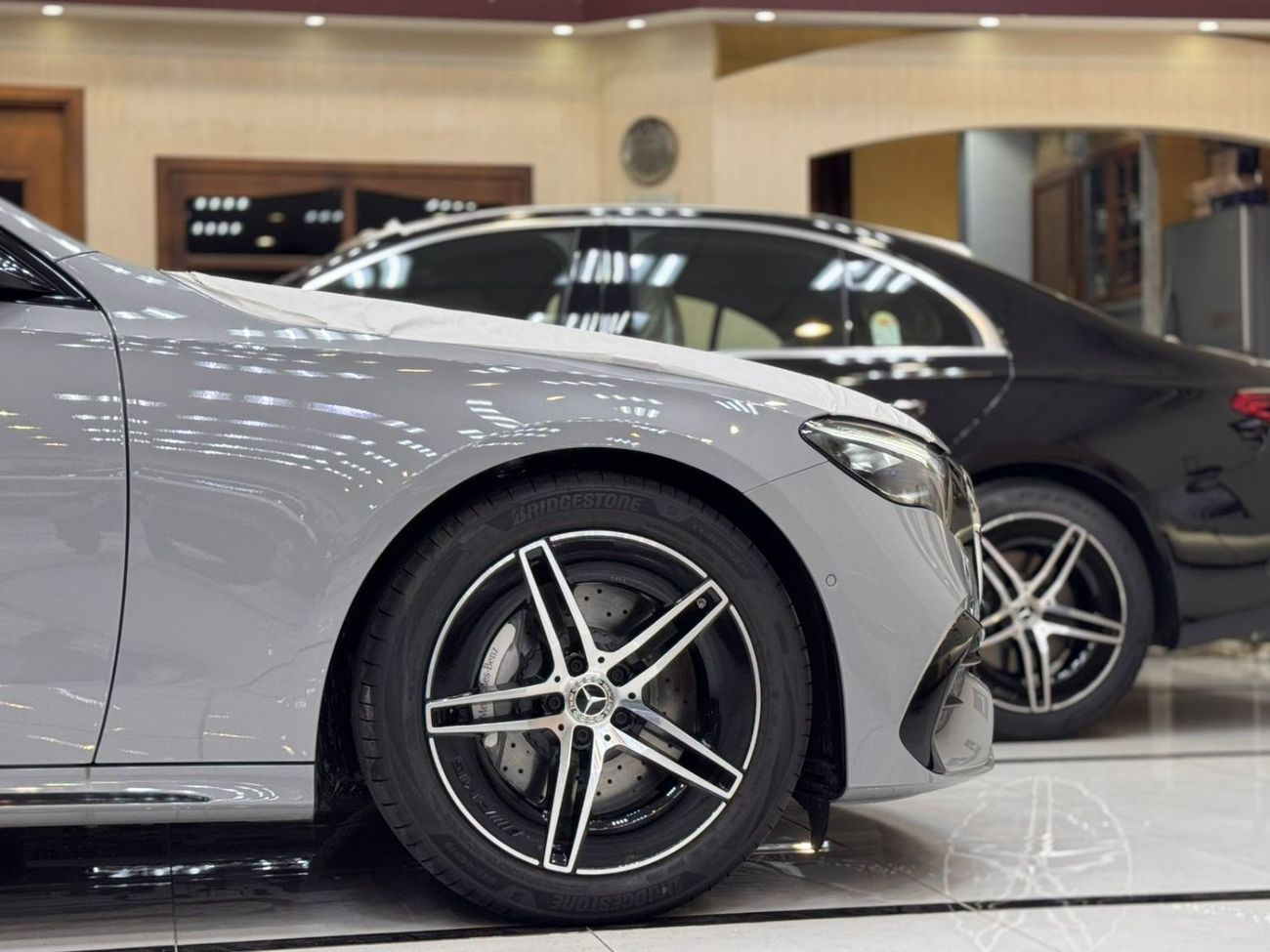 Mercedes Benz E200 _ grey 2026