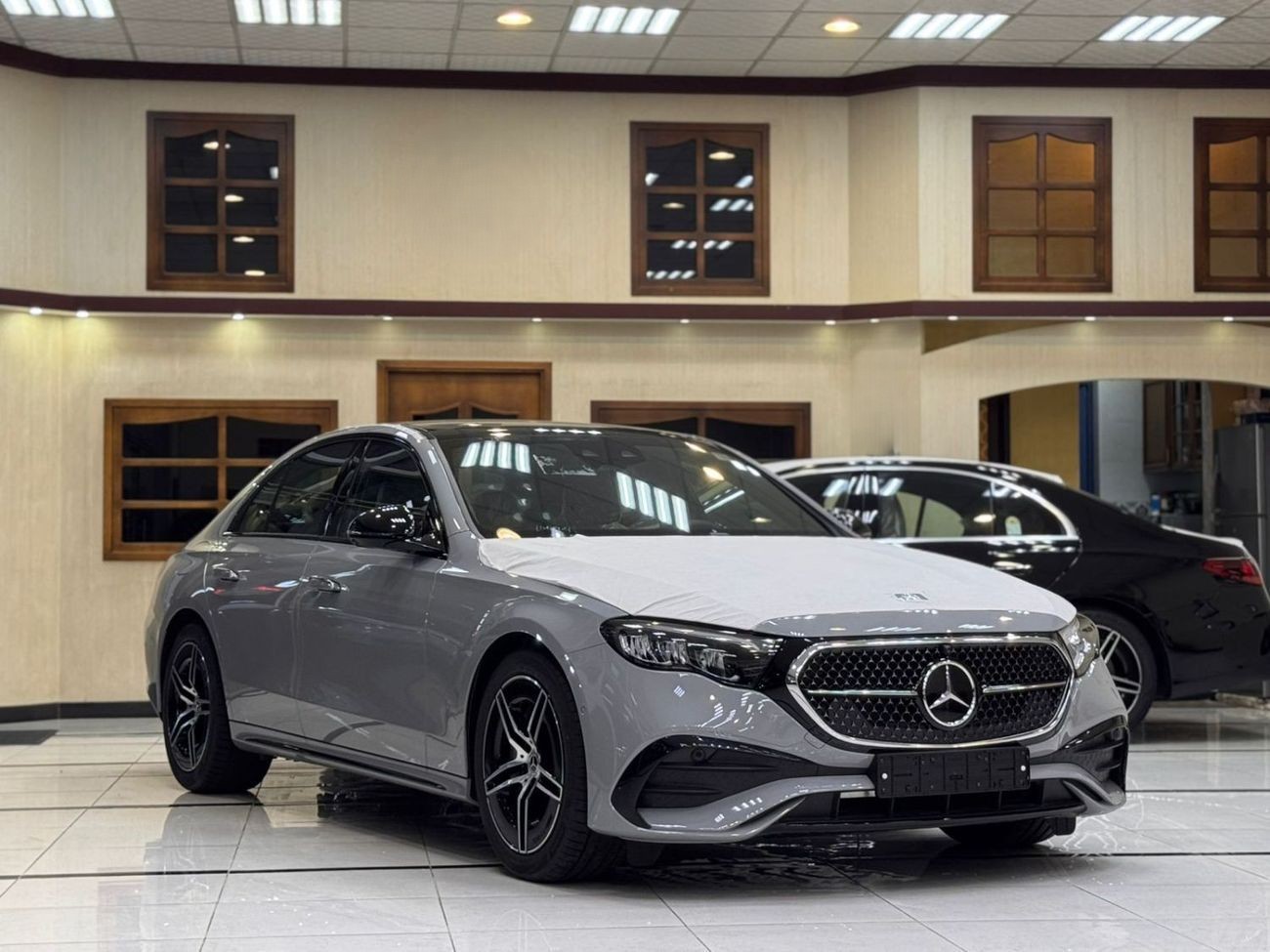 Mercedes Benz E200 _ grey 2026