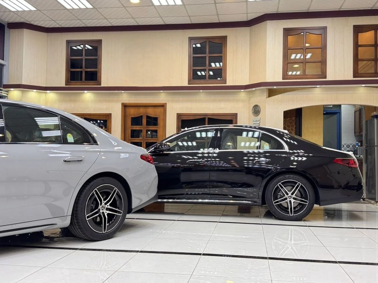 Mercedes Benz E200 _ grey 2026