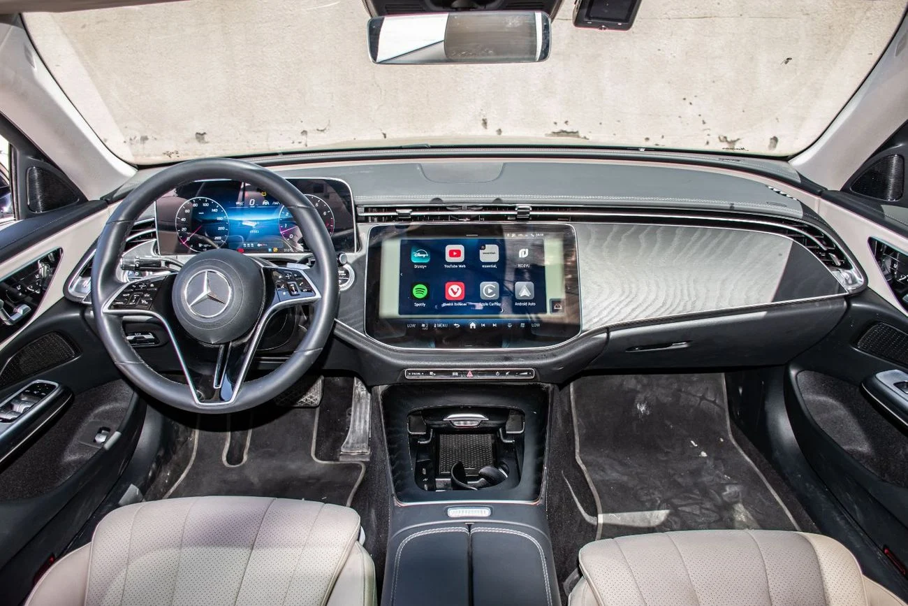 Mercedes Benz E200 STD 2025
