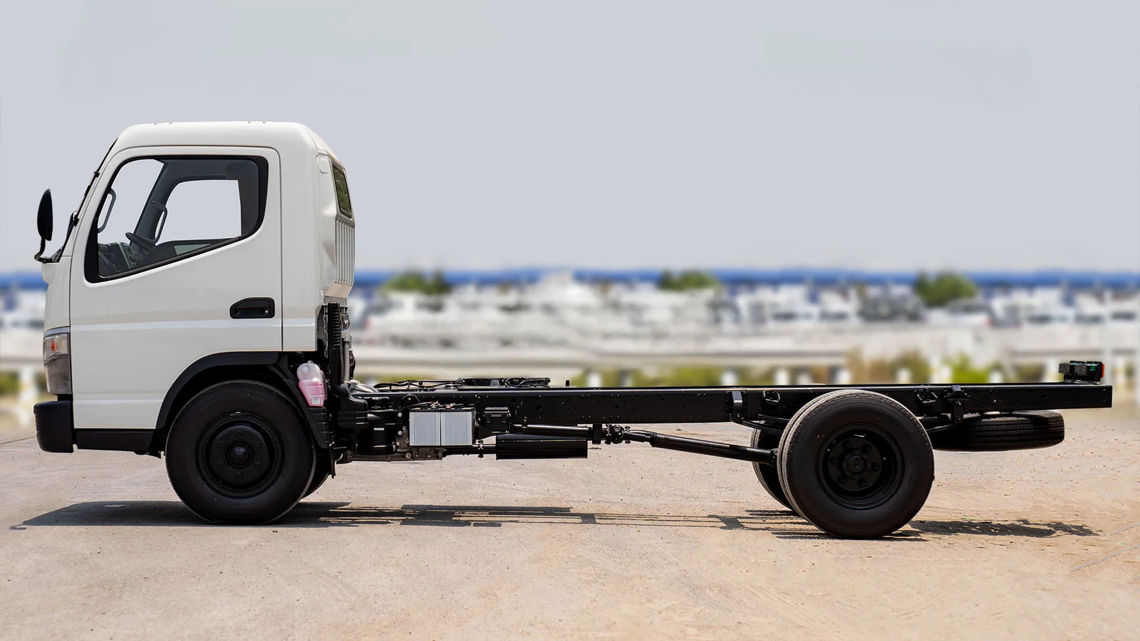 MITSUBISHI FUSO CANTER 4.2D MT MY2025-WHITE