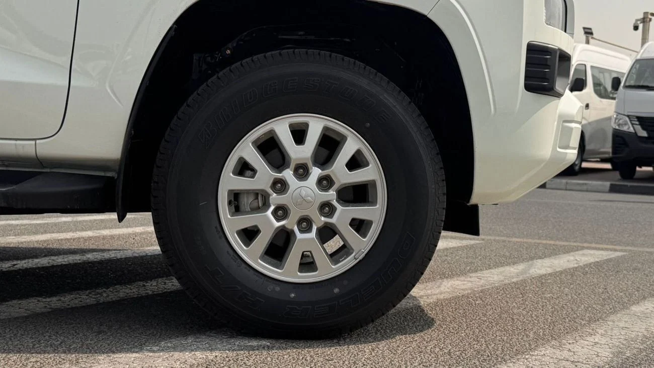 Mitsubishi L200 at GLX DCABIN 2.4L DIESEL 4X4  2026