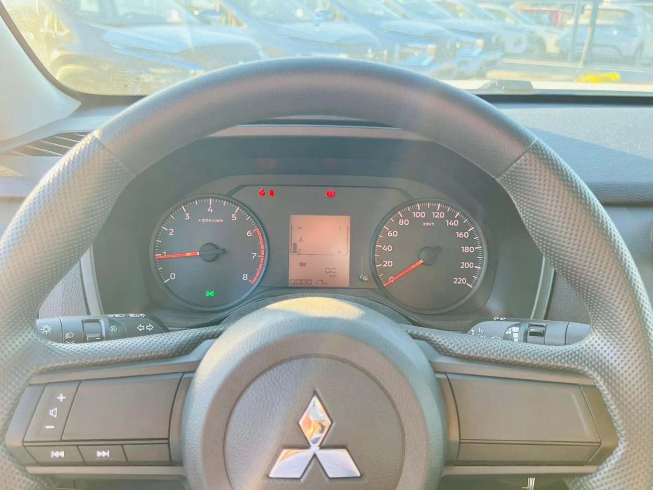 MITSUBISHI L200 PETROL GCC M/T 2026 _ WHITE