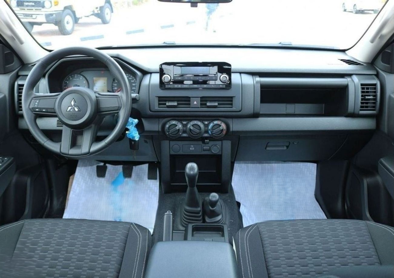 Mitsubishi L200 Triton 4x4 GLX Petrol 5MT 2026