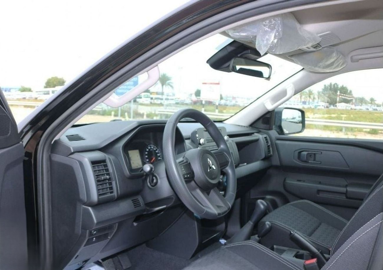 Mitsubishi L200 Triton 4x4 GLX Petrol 5MT 2026