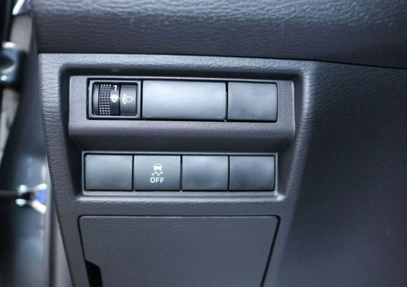 Mitsubishi L200 Triton 4x4 GLX Petrol 5MT 2026