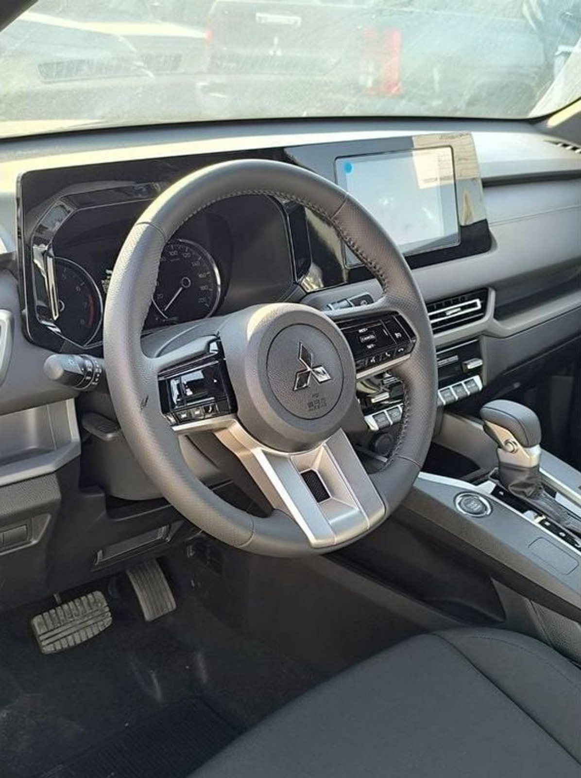 MITSUBISHI XFORCE HLINE 1.5