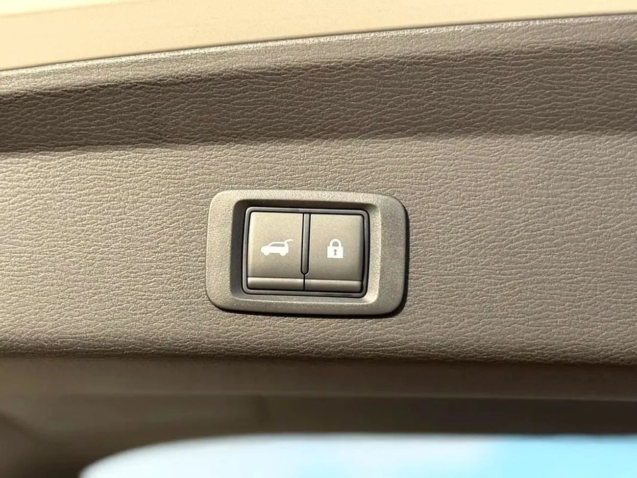 MitsubishiOutlander P line Model 2026 _ white
