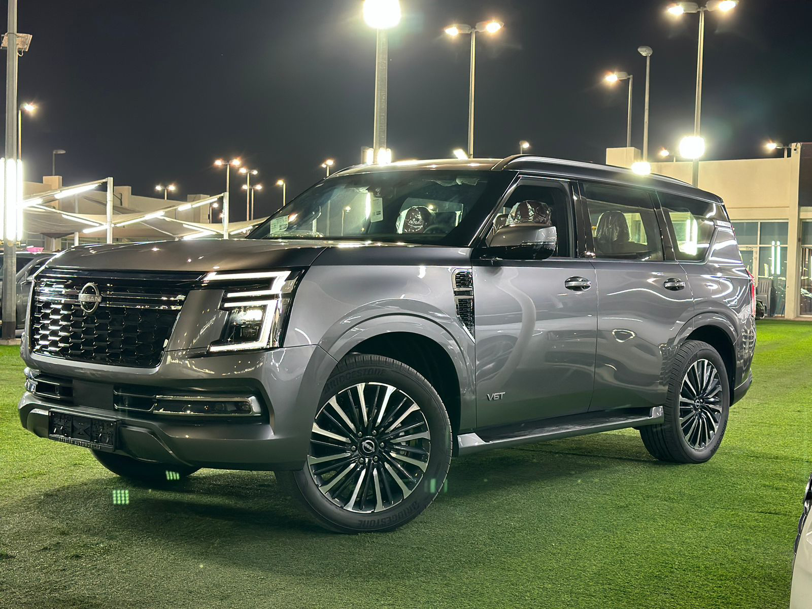 NISAN PATROL PLATINUM GRAY