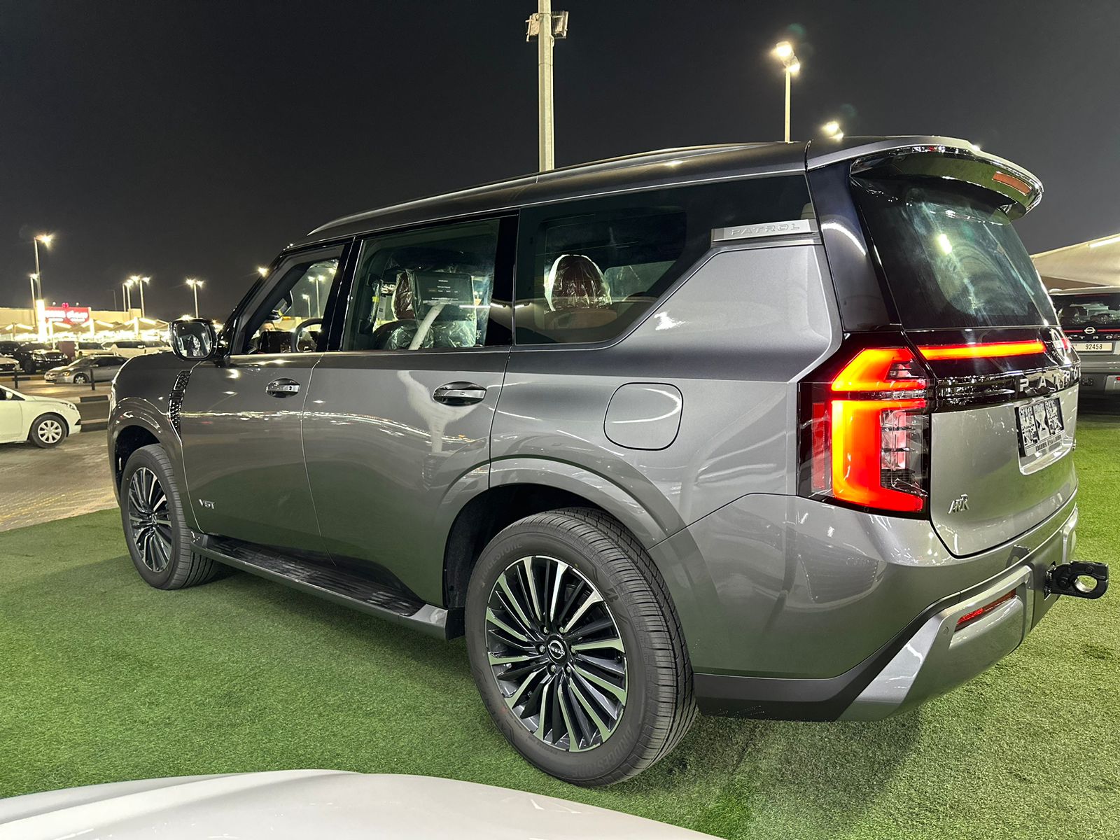 NISAN PATROL PLATINUM GRAY
