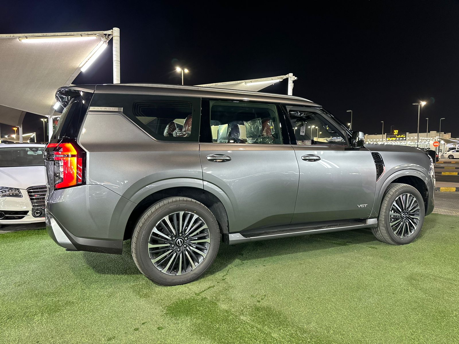 NISAN PATROL PLATINUM GRAY