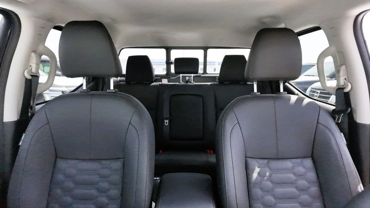 Nissan Navara 2.5L 4X4 MT 2025 _ BLACK