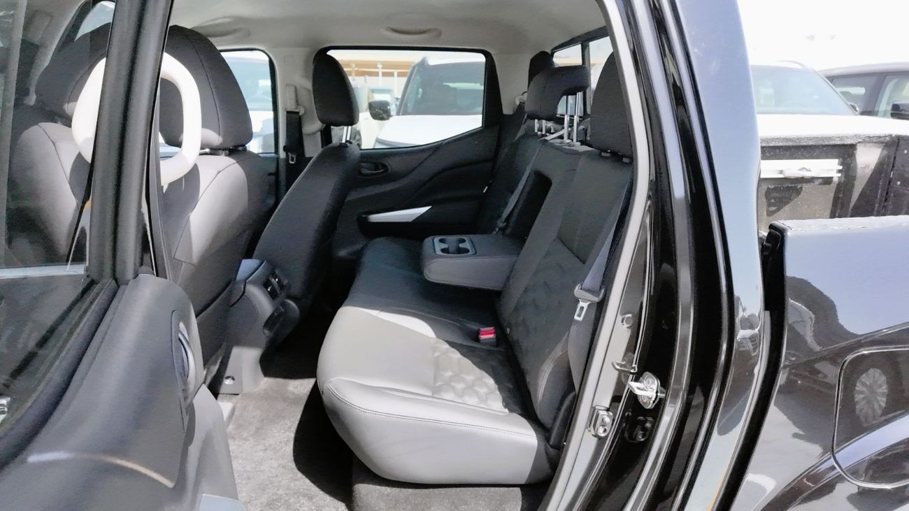 Nissan Navara 2.5L 4X4 MT 2025 _ BLACK