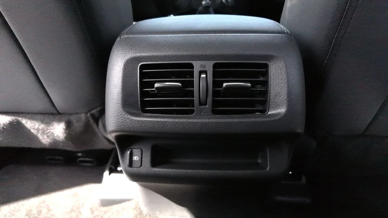 Nissan Navara 2.5L 4X4 MT 2025 _ BLACK