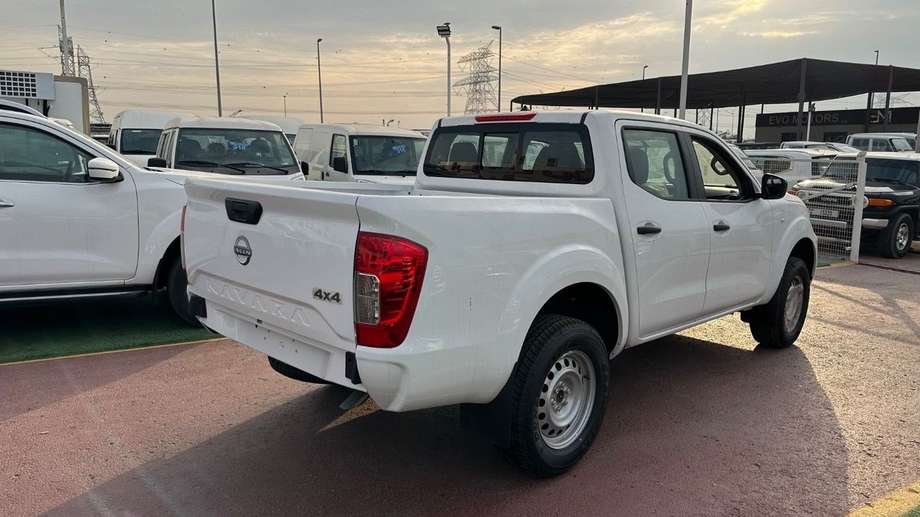 Nissan Navara SE PLUS M/T 2025