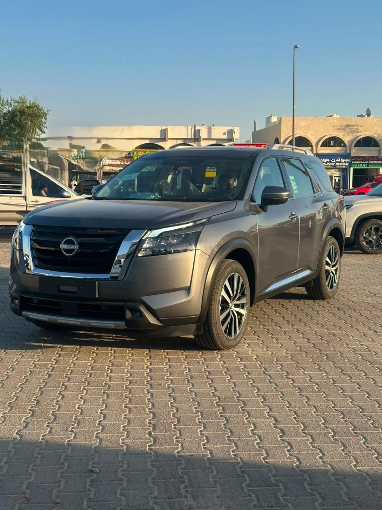 Nissan Pathfinder 3.5L SL 4WD_ GRAY