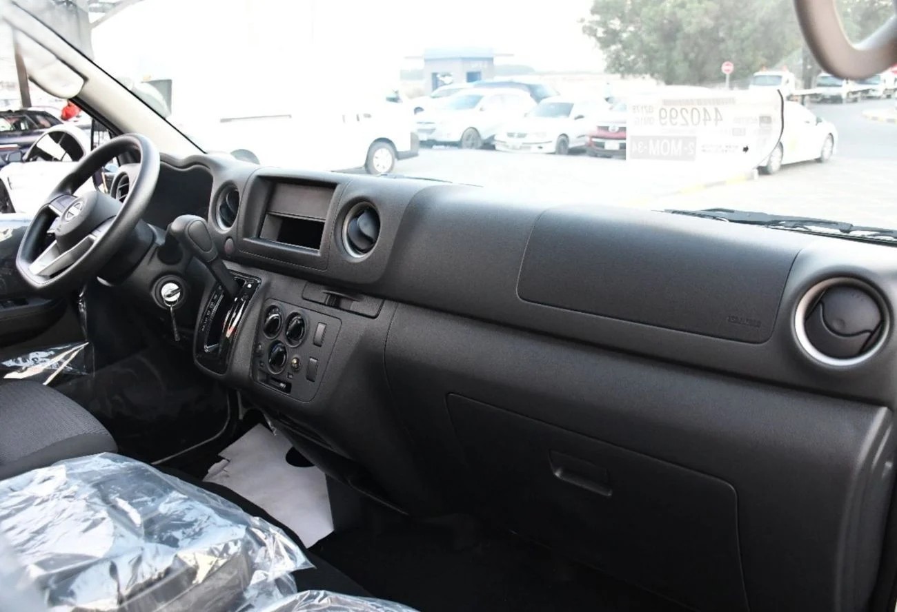Nissan Urvan 3-Seater Automatic (4-Door) NV350 Highroof