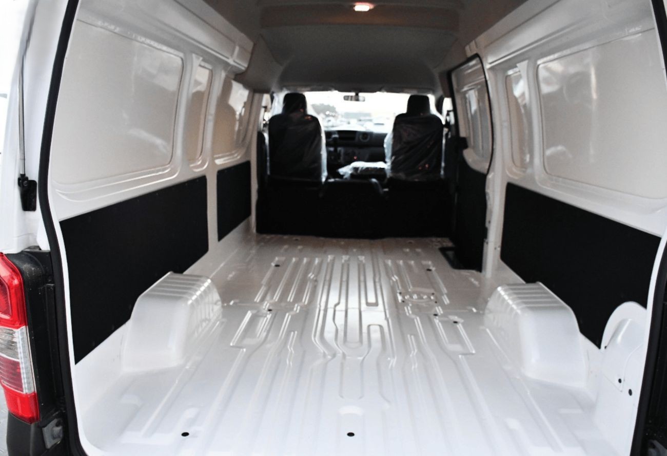 Nissan Urvan 3-Seater Automatic (4-Door) NV350 Highroof